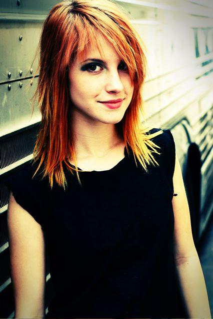 Hayley Williams from Paramore rocking it out with awesome bleach blonde hair